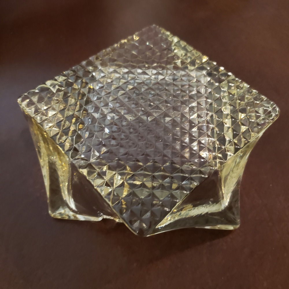 VTG Twisted Square Amber Yellow Glass Ashtray Heavy Waffle Base MCM L.E. Smith‎ - Picture 15 of 16